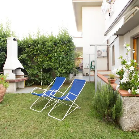 Casa Laura Pietrasanta